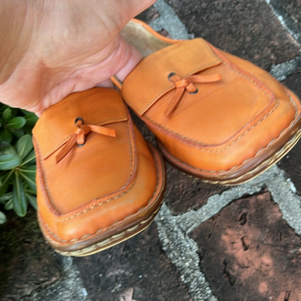 Born Vibrant Orange Loafers size 9 - Picture 5 of 7